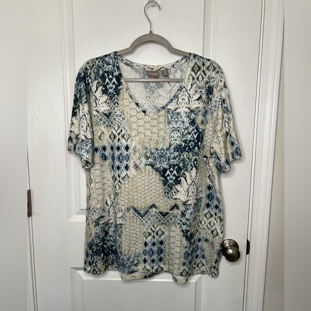 Chico’s V-neck Short Sleeve Printed Women’s Top in Blue and Cream
